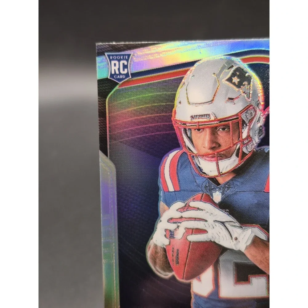 2025 Panini Prizm TreVeyon Henderson #427 Silver Variation Prizm (RC) Patriots